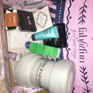 Winter 2018 fab fit fun box December Ipsy